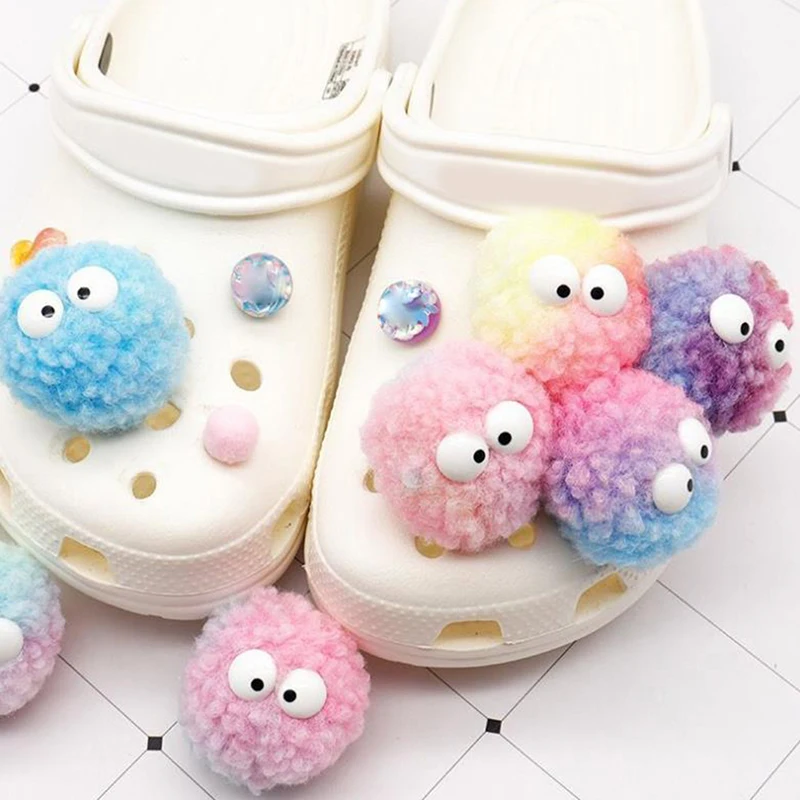 1Pcs Random Hot Sale Shoes Croc Charms Shoe Buckle For Gril Women Lovely New Design Kids Cartoon Charm