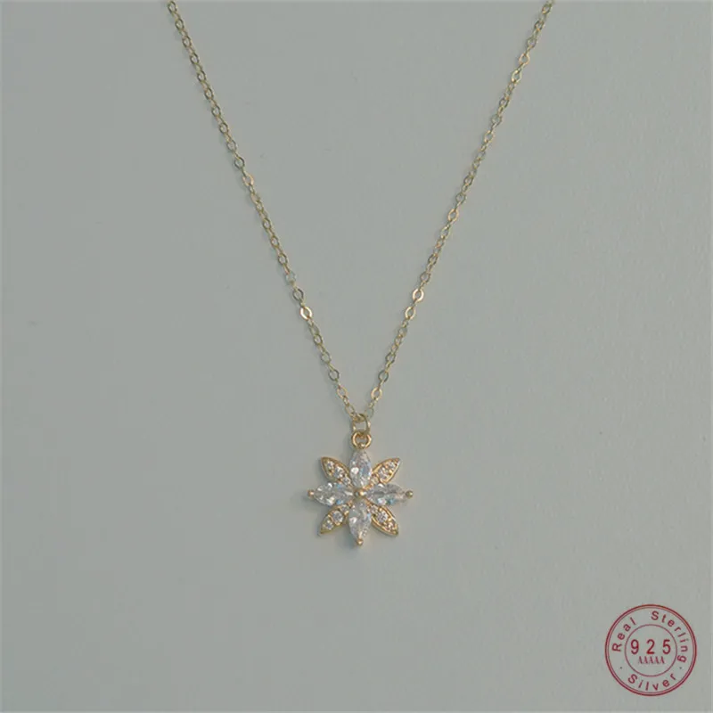 925 Sterling Silver French Simple Pavé Crystal Snowflake Clavicle Chain Necklace Women Fashion Charm Student Jewelry Accessories