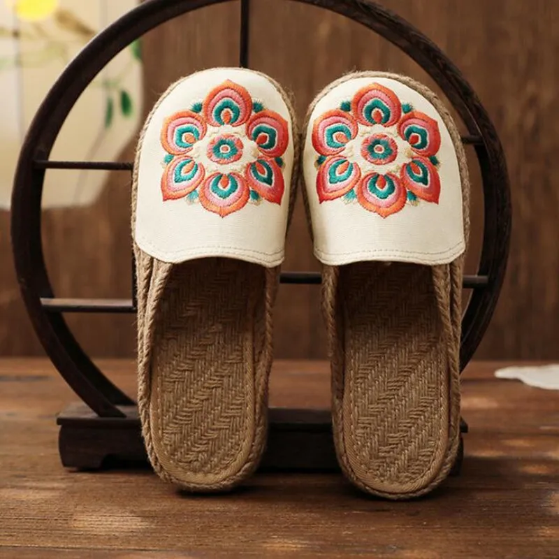 Flat Heeled Ethnic Slippers for Female Vintage Embroidered Wide Toe Women Sandals босоножки женские 2021 Ladies Summer Shoes