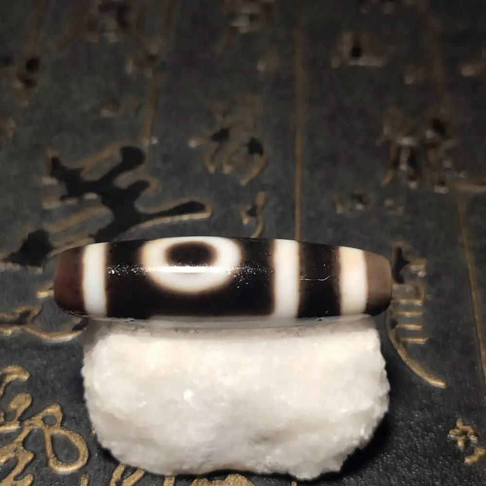 

Tibet Black/White Turning Line 2 Eyes DZI Beads 11*40mm Old Agate Beads Men&women Upscale Jewelry Necklace Pendant Free Shipping