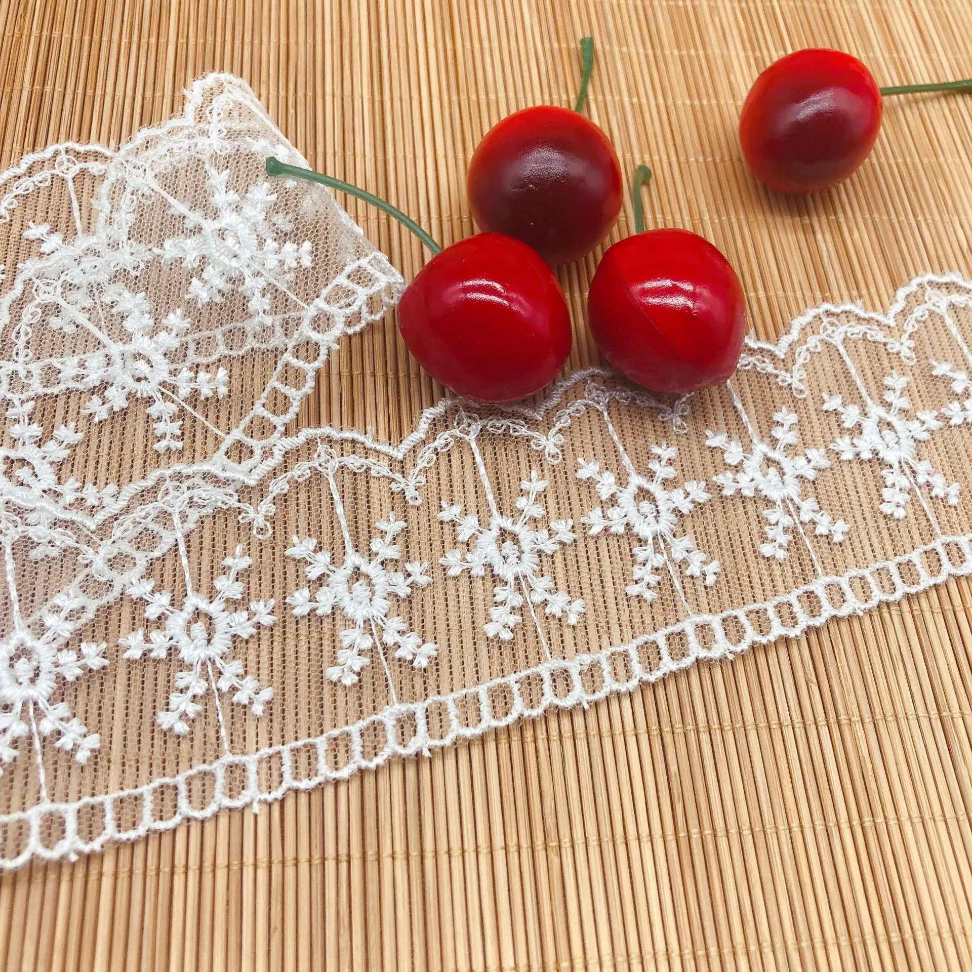 Unilateral White wedding dress  mesh yarn embroidery lace DIY ornaments clothing apparel Lolita accessories water-soluble lace