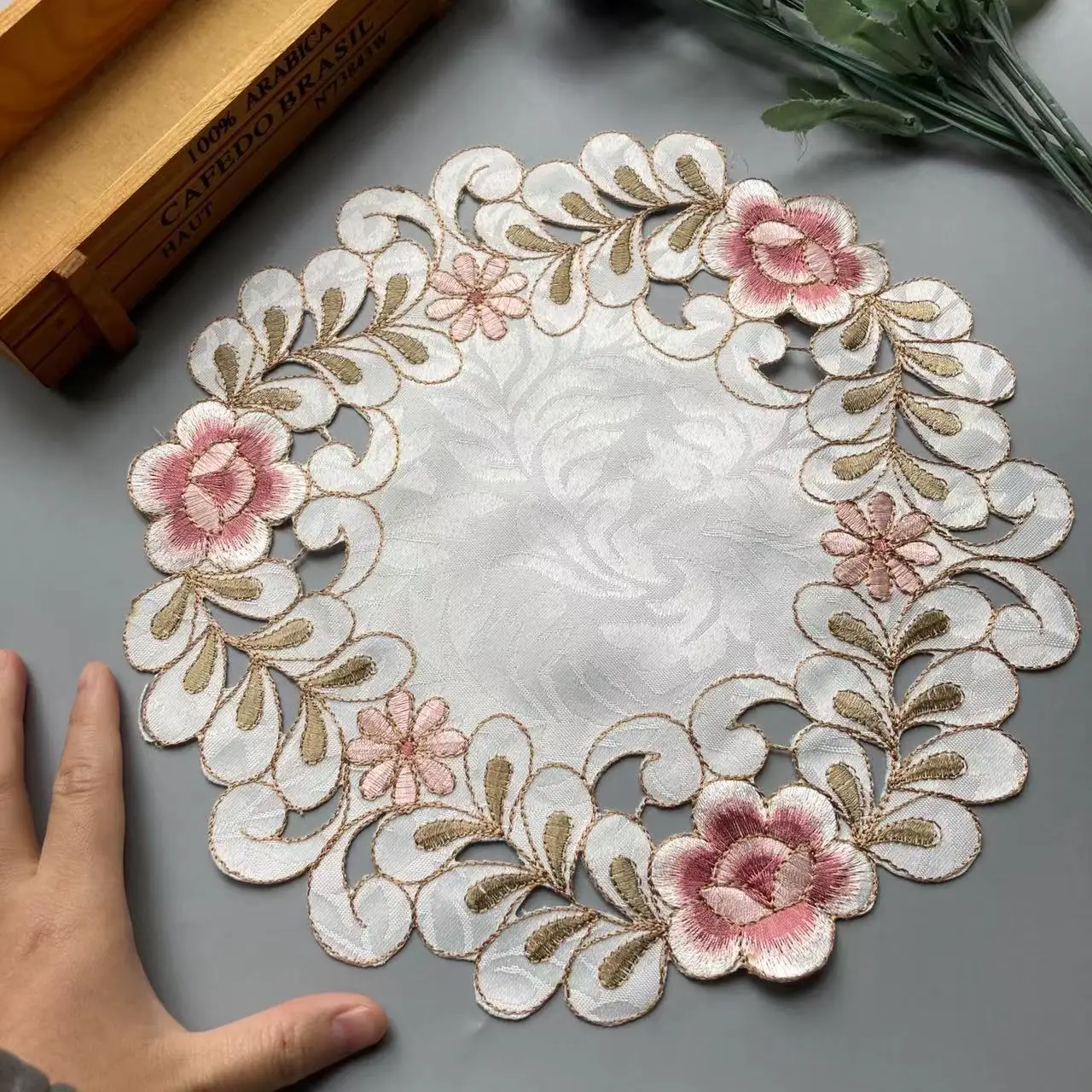 Tovaglietta rotonda in cotone da 30 cm, tazza da ricamo, doily, tovaglietta da tè, sottobicchiere da pranzo, tazza, tovaglia, tovaglietta da cucina, decorazione pasquale