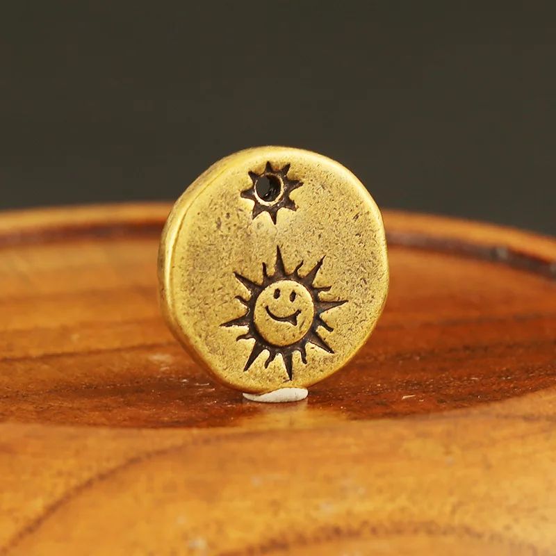 Pure Brass Cute Sun Smile Face Small Round Card Tag KeyChain Pendant Trinket Bag Hanging Jewlery Necklace Bracelet DIY Accessory