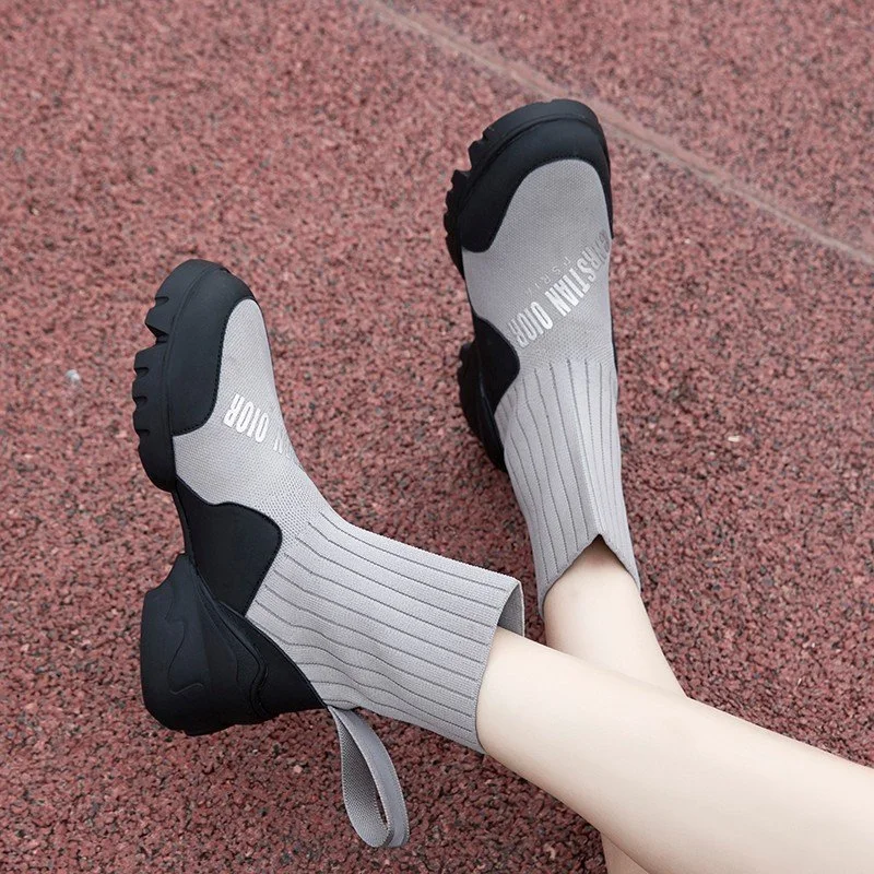 High Top Knitted Sports Shoes Women\'s Squat Socks Comfortable Shoes 2021 New Thick Soled Sports Coach Spring and Autumn