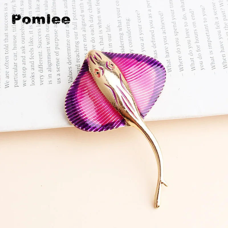 Pomlee 3 Colors Enamel Manta Ray Fish Brooches For Women Men Sea Biggest Fish Party Animal Brooch Pin Gifts Whosales