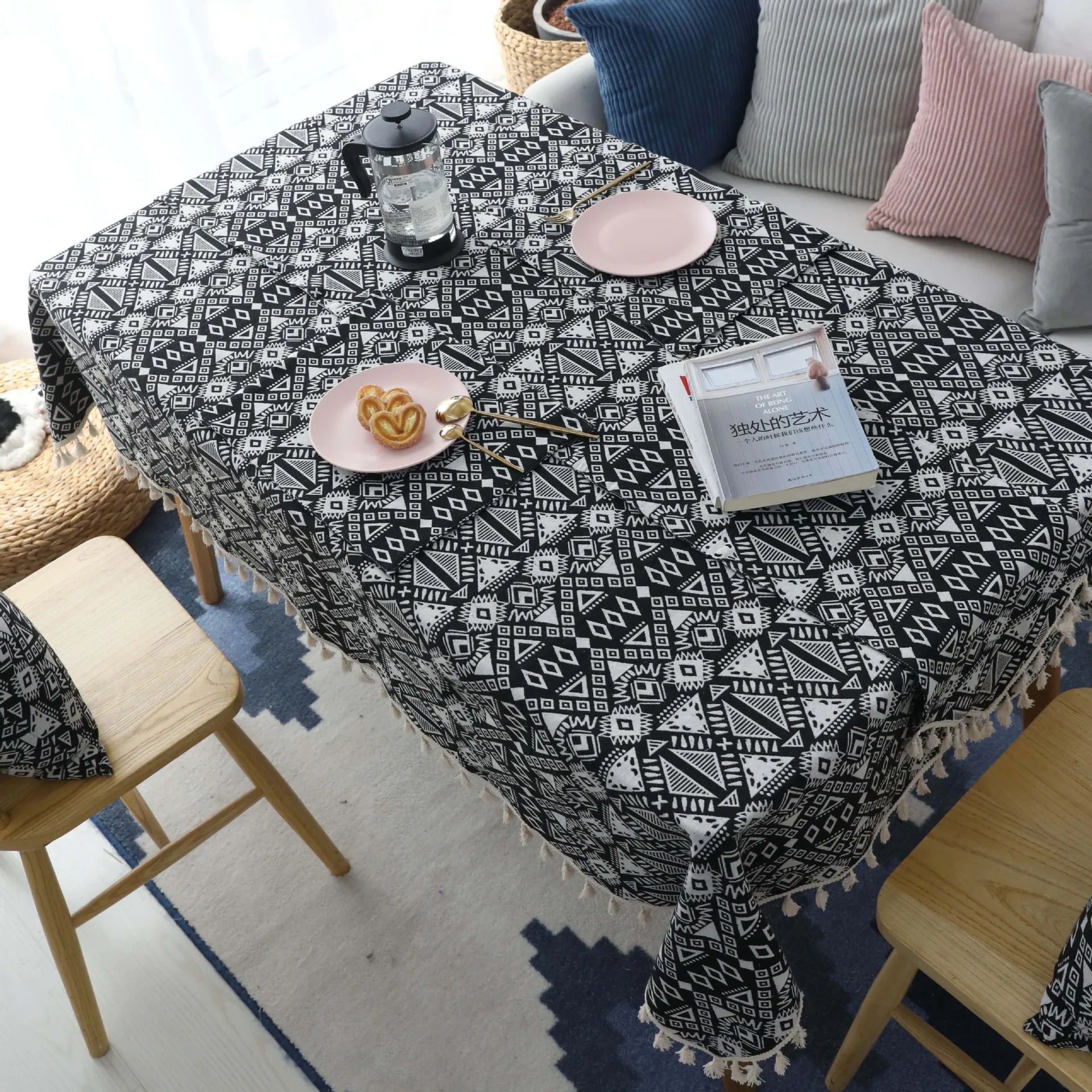 European style black badge geometric fashion table runner dining table TV cabinet tassels hotel decoration table flag