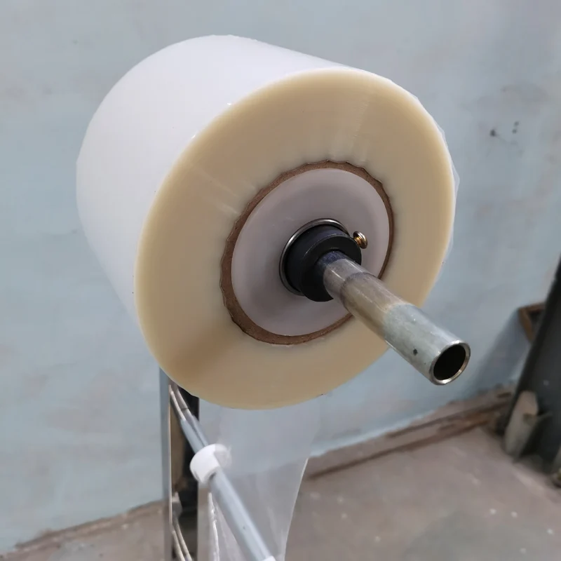 آلة تعبئة وتغليف السوائل الأوتوماتيكية بالكامل / حشو الأكياس البلاستيكية وختم الأكياس