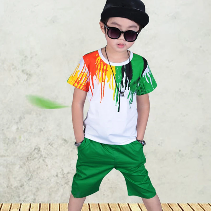 2024 neue Sommer Jungen Kleidung Set lässig Hip-Hop-Streifen bunte T-Shirt Hose 2 Stück Anzug Kindergarten Leistung Kinder kleidung