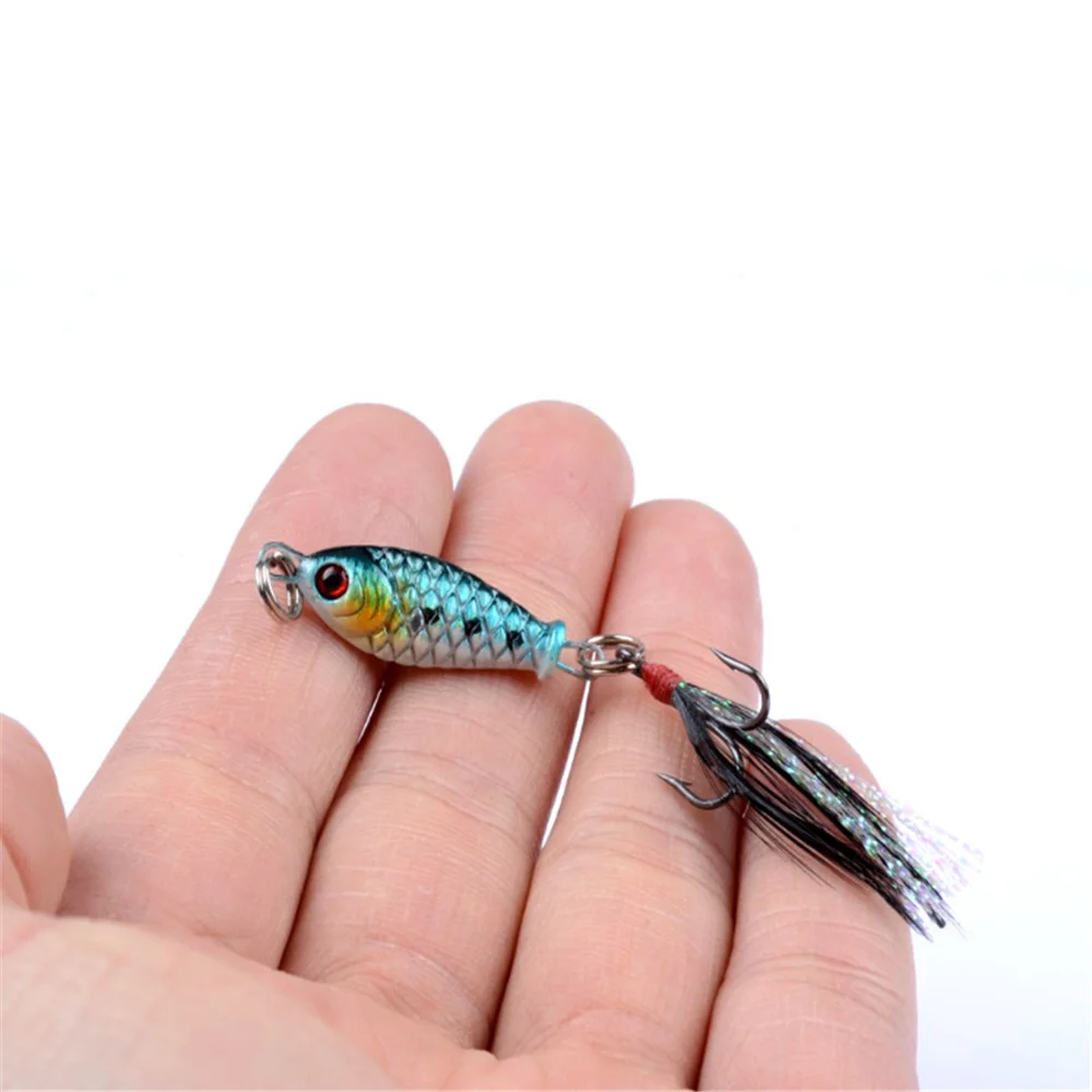 1Pcs Mini Metal Spinner Jig Fishing Lure 3cm 4.9g 3D Eyes Saltwater Jigging Lead Hard Bait with Feather Treble Hook Carp Tackle