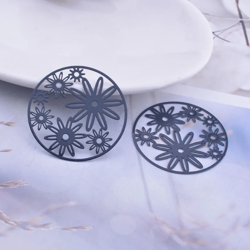 30 Stück AB5840 28mm Hellgrüne Messing-Blattanhänger – Detail 7