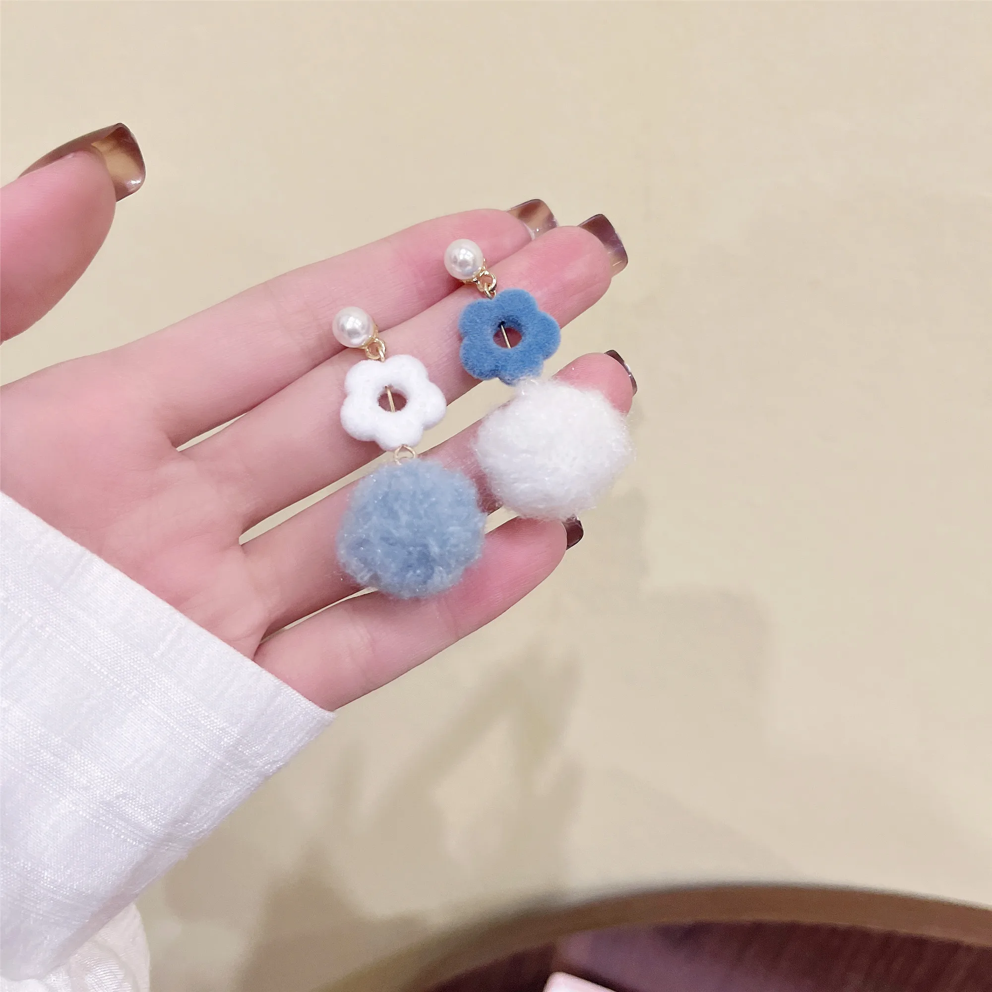 Sweet Little Hair Ball Hollow Out Flower Clip Earring No Piercing Winter Plush Pom Pom Ball Clip on Earring Ear Clip Jewelry