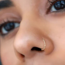 Huitan New Twist U Shape Fake Nose Ring for Women Faux Piercing Body Jewelry Personality Fake Nose Lip Rings 1 PC Nose Ring