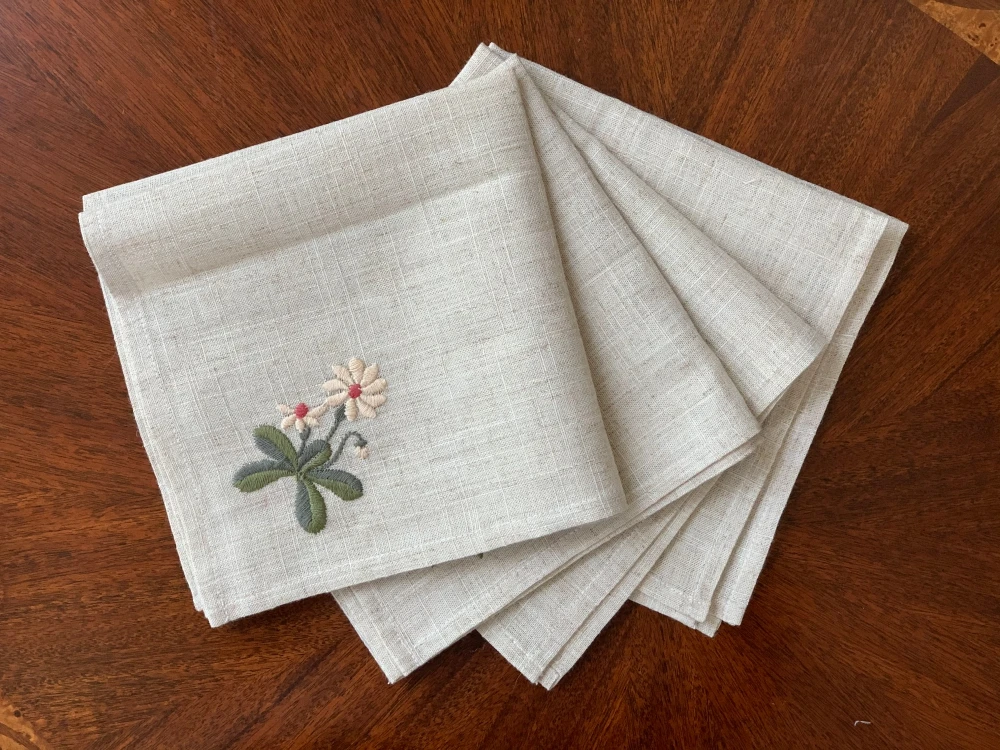 @Varieties flower,  Garden Embroidered linen look napkins, placemats, table mats, Hotel, airbnb, restaurant 40x40cm