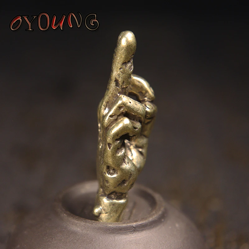 Handmade Vintage Copper Vertical Middle Finger Hand Gesture Creative Brass Office Decoration Tea Pet Ornaments Car Decor Gifts