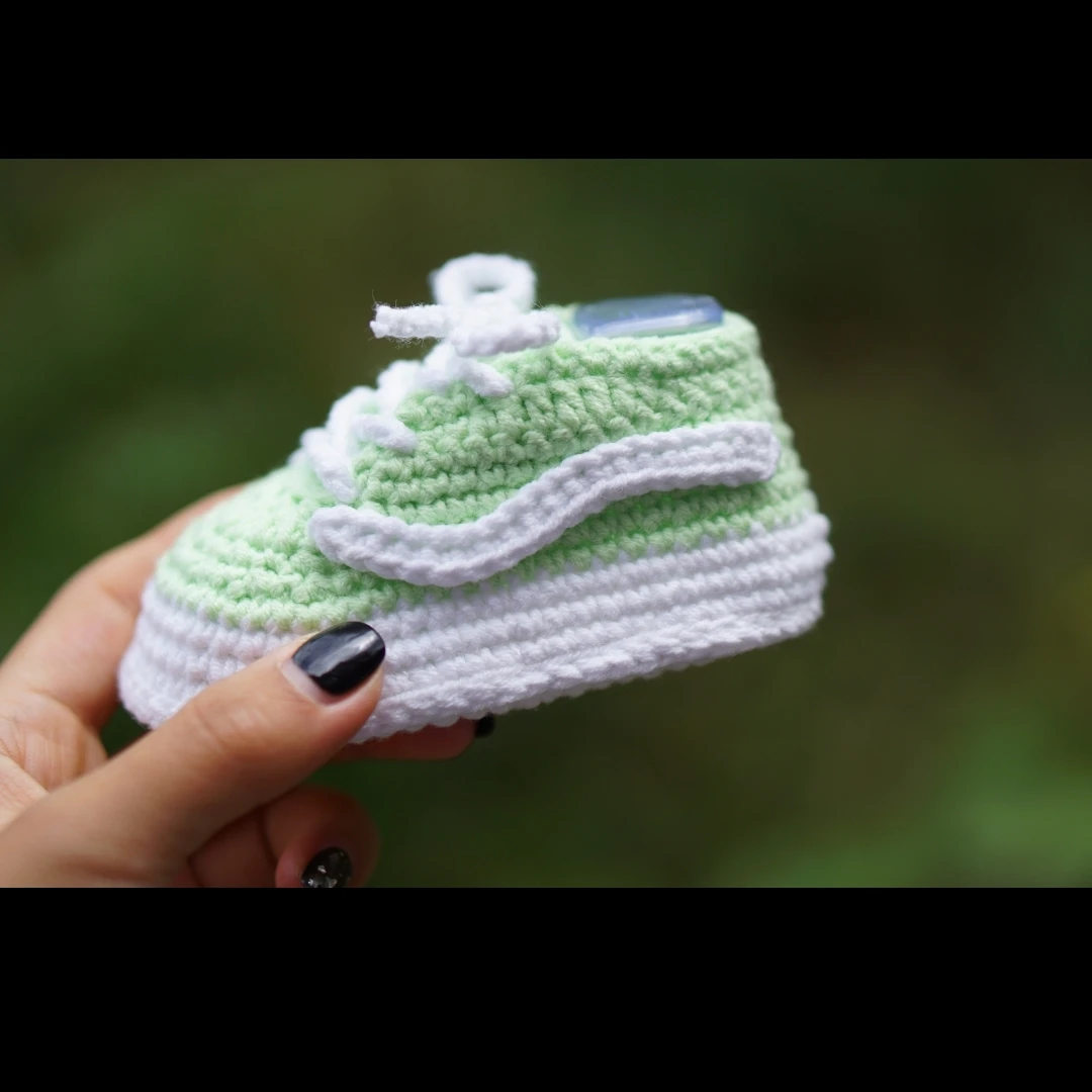 QYFLYXUEHand Made Knitting Wool Crochet Baby Shoes And Socks Sports Baby Shoes