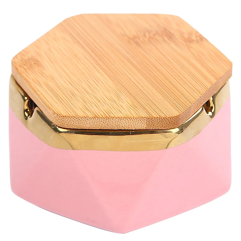 Fashion ceramic ashtray creative personality with cover Nordic trend home hotel office ashtray.