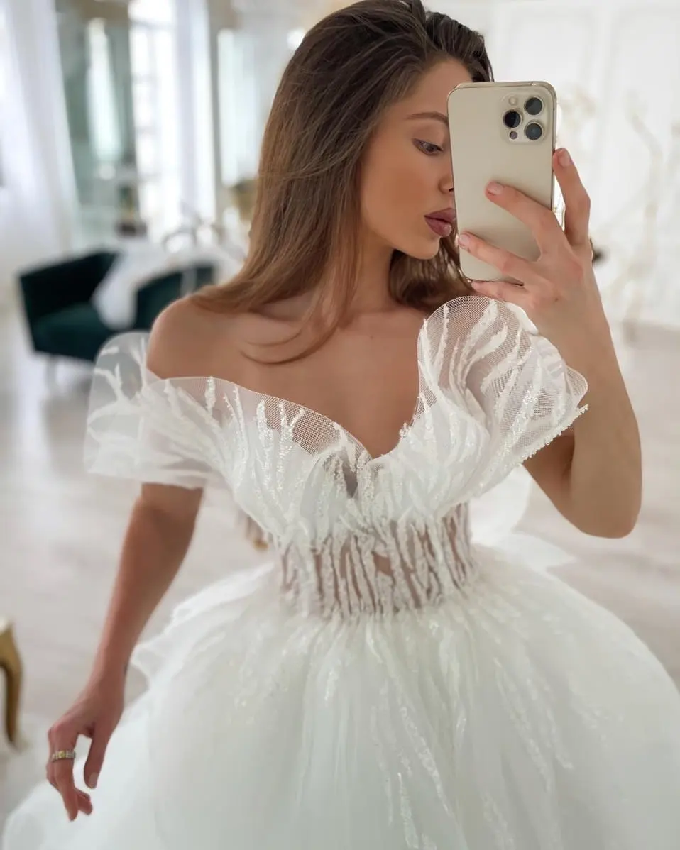 Luxury Puffy Wedding Dresses Strapless Ruffles Sequins Appliques Long Tulle Ball Gown Women Wedding Bridal Gowns Custom Made