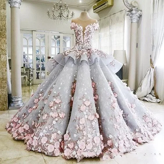 Luxury Quinceanera Ball Gown Dresses 3D Floral Lace Applique Cap Sleeves Sweet 16 Floor Length Sheer Back Puffy Party Prom Gown