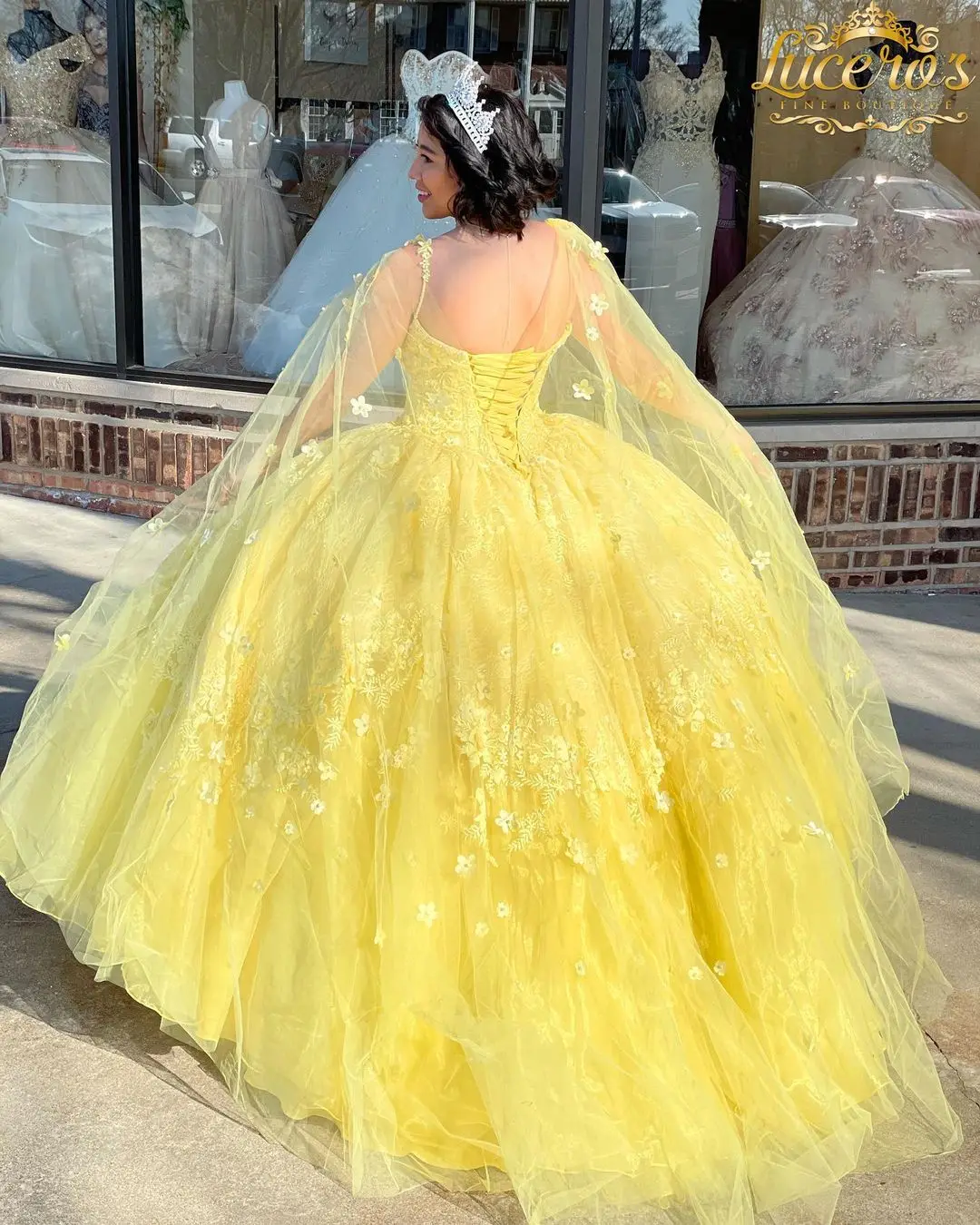 Amarelo vestidos de 15 años 2022 inchado quinceanera vestido basco doce 16 vestido com capuz destacável cabo longo vestido de baile espaguete