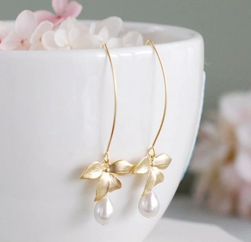 2021 Wholesale New Fashion Temperament Bowknot Leaf Drop Pearl Earrings Simple Art Jewelry