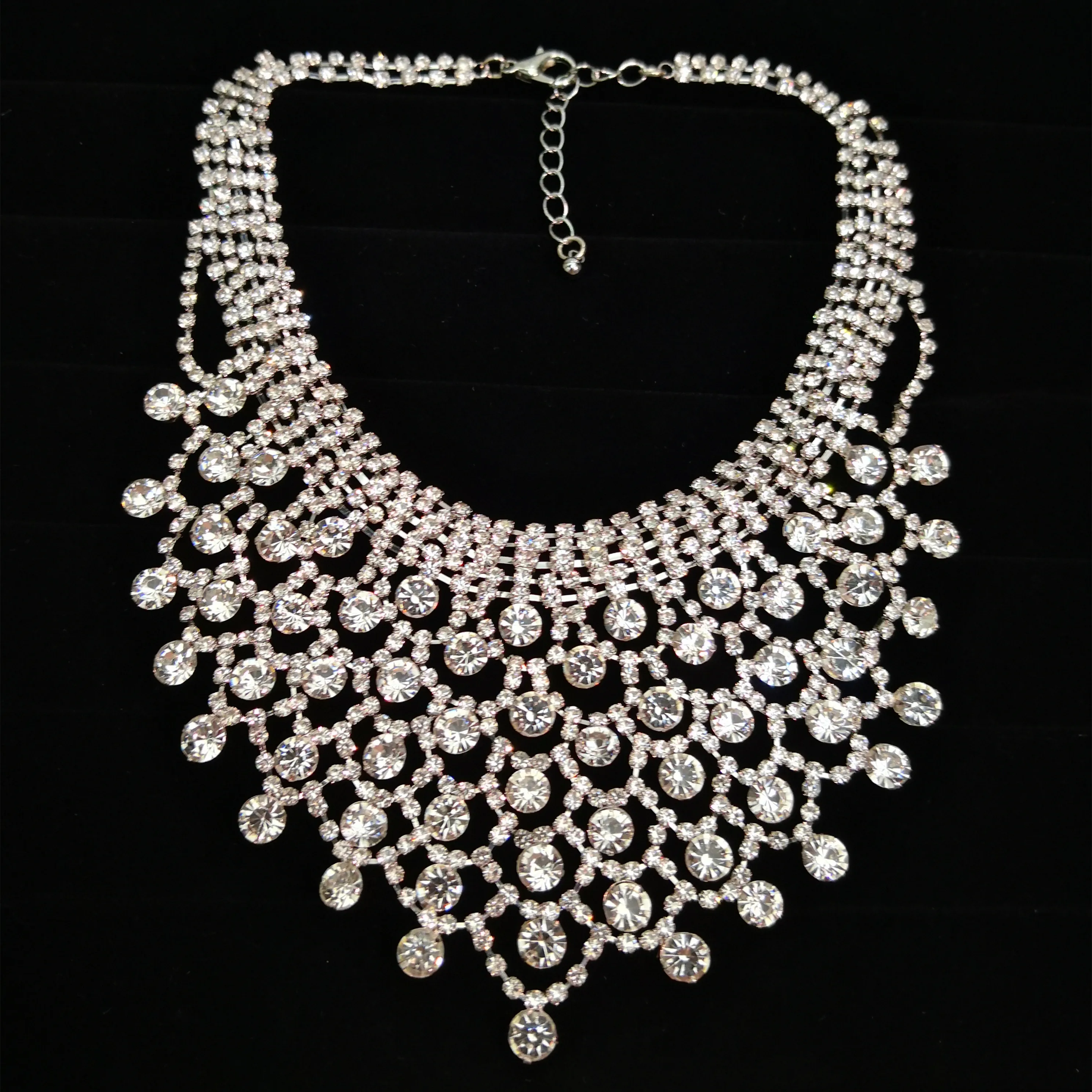 A Luxurious Rhinestone Necklace for Women Party Supplies Bridal Sparkling Wedding Accessories Fashion Prom Jewelry Wholesale