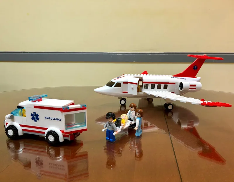 도시 항공기 의료 공기 구급차 자동차 빌딩 블록 비행기, 크리에이티브 브릭, 교육 완구, 크리스마스 선물, 335 피스