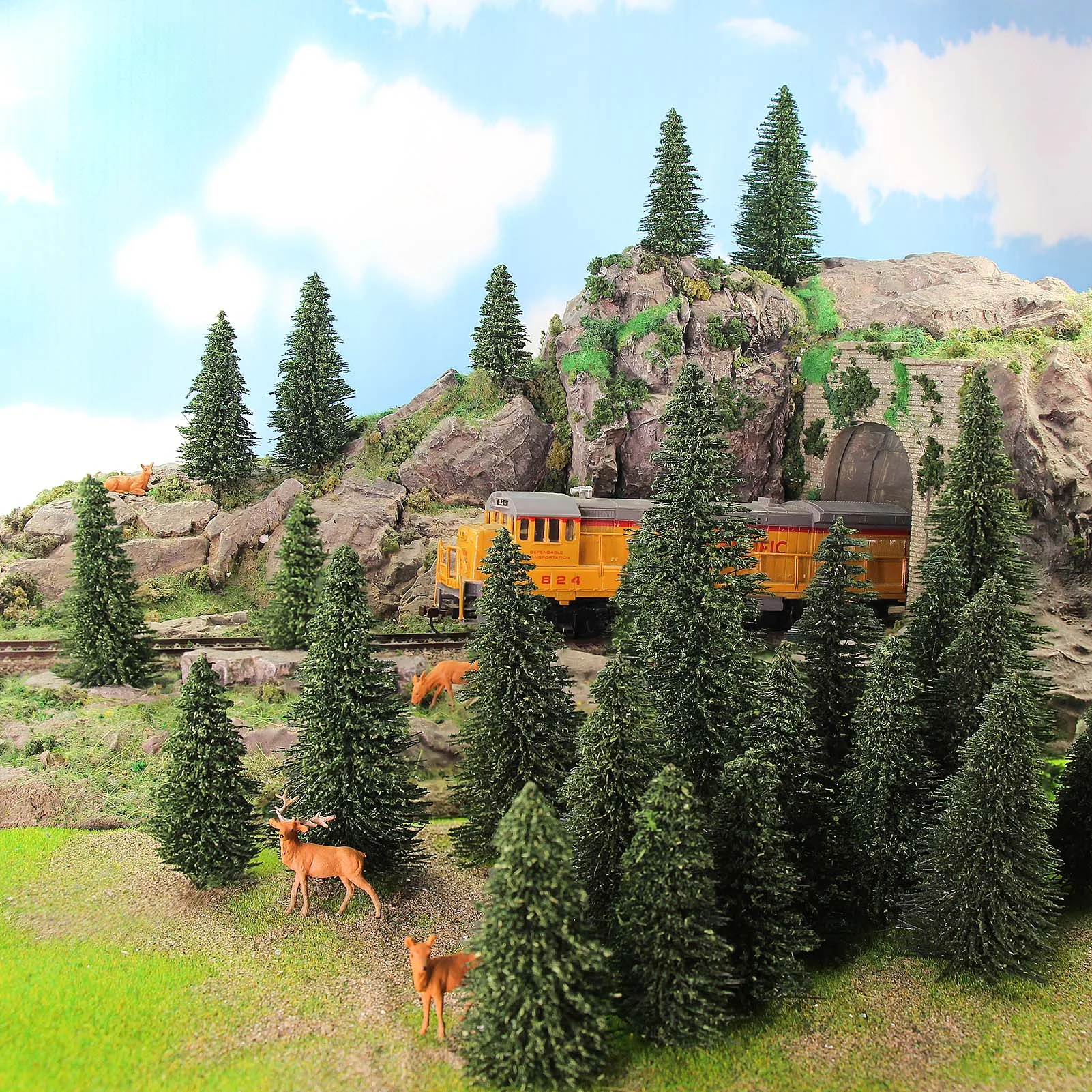 20pcs HO O N Z Scale Model Pine Trees with 4pcs 1:87 Moose Deer Railway Layout Mini Scenery S0804M