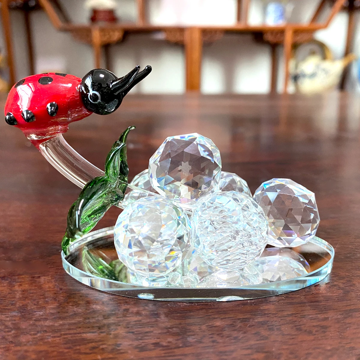 Crystal Grape Fruit Figurine with Ladybug Statue Glass Paperweight Table Ornament Home Decor Lovely Kids Luck Gift