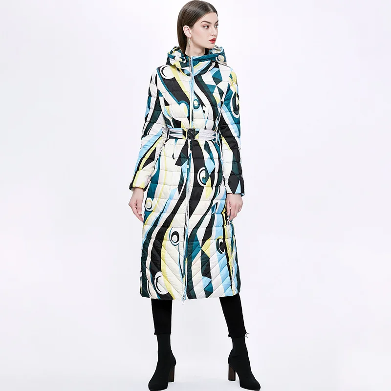 Europe Winter Women's Designer Printed High Quality Hooded Warm Belt Long Down Overcoat C959