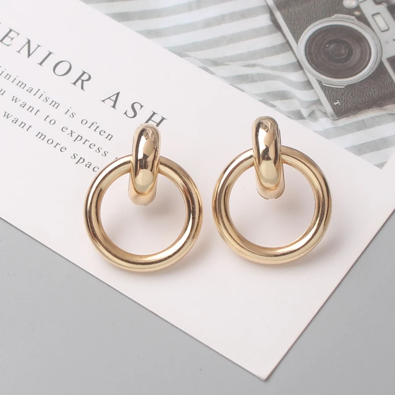 New Fashion Twisted Small Stud Earrings for Women Jewelry Hollow Geometry Round Circle Smooth Metal Exaggerated Oorbellen