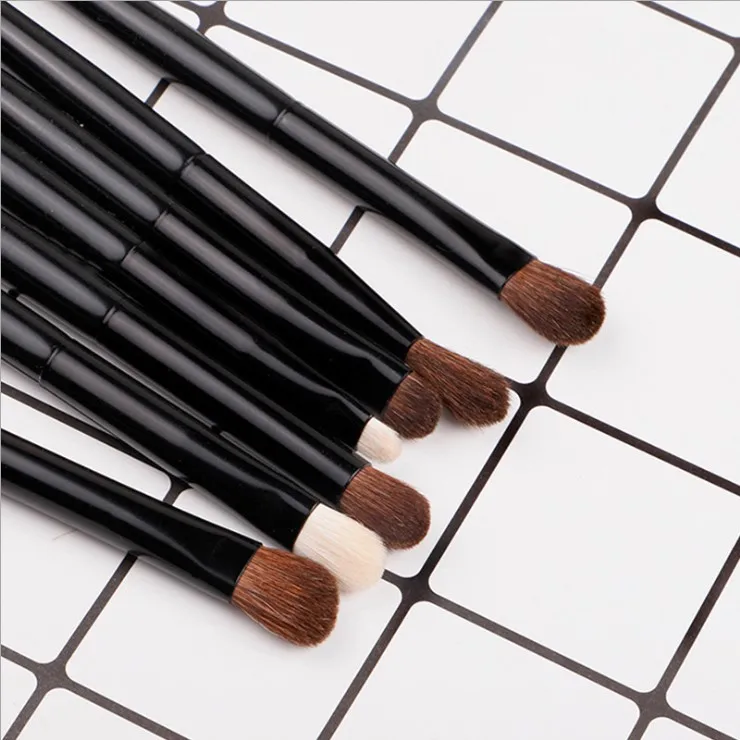 1 piece Black Eyeshadow Makeup brush Concealer Crease Blending detail Precision Make up brush Contour Cosmetic tool