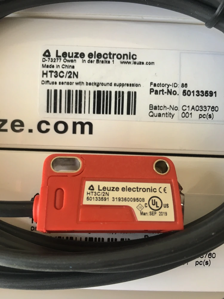 

100% new original Leuze photoelectric switch HT3C/2N HT3C/4P