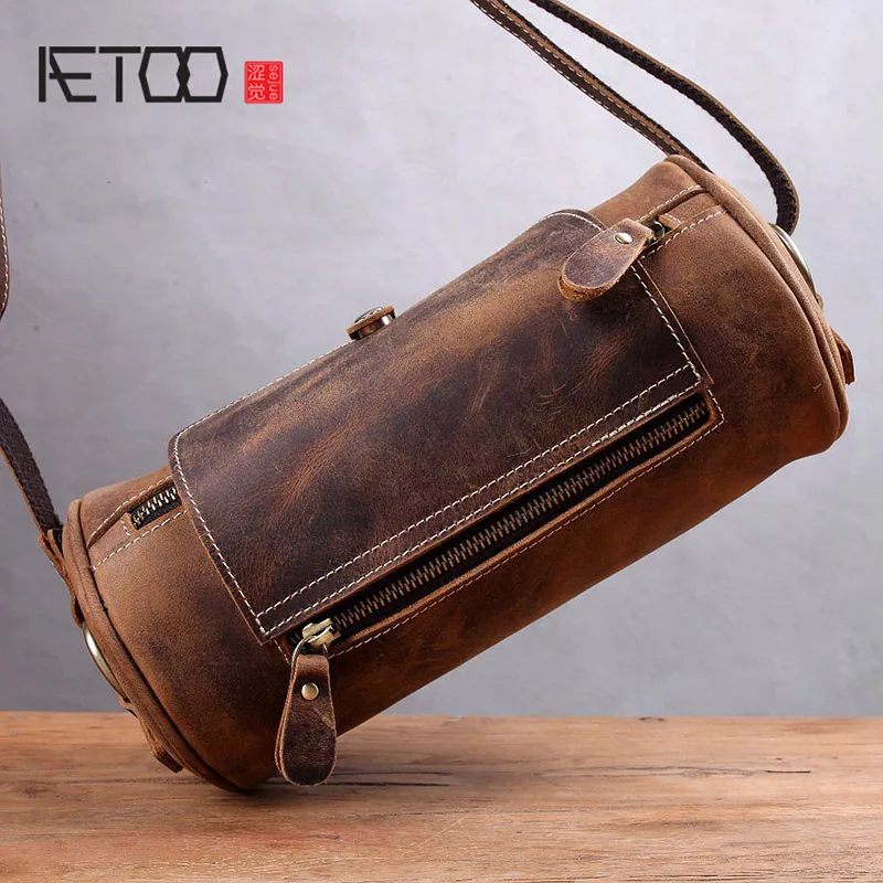 AETOO Retro Crazy Horse leather men\'s bag, cowhide motorcycle bag, pillow cylinder bag, leather casual shoulder bag