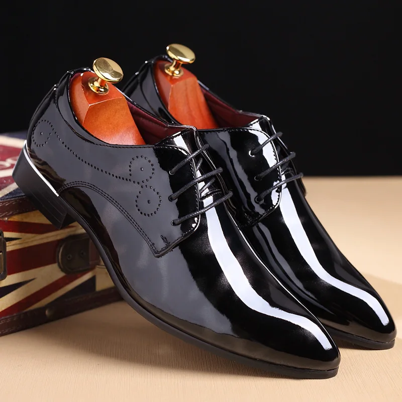 2021 Newly Men\'s Patent Leather Oxford Shoes Shoes Zapatos de hombre Men Formal Shoes Pointed Toe Business Wedding