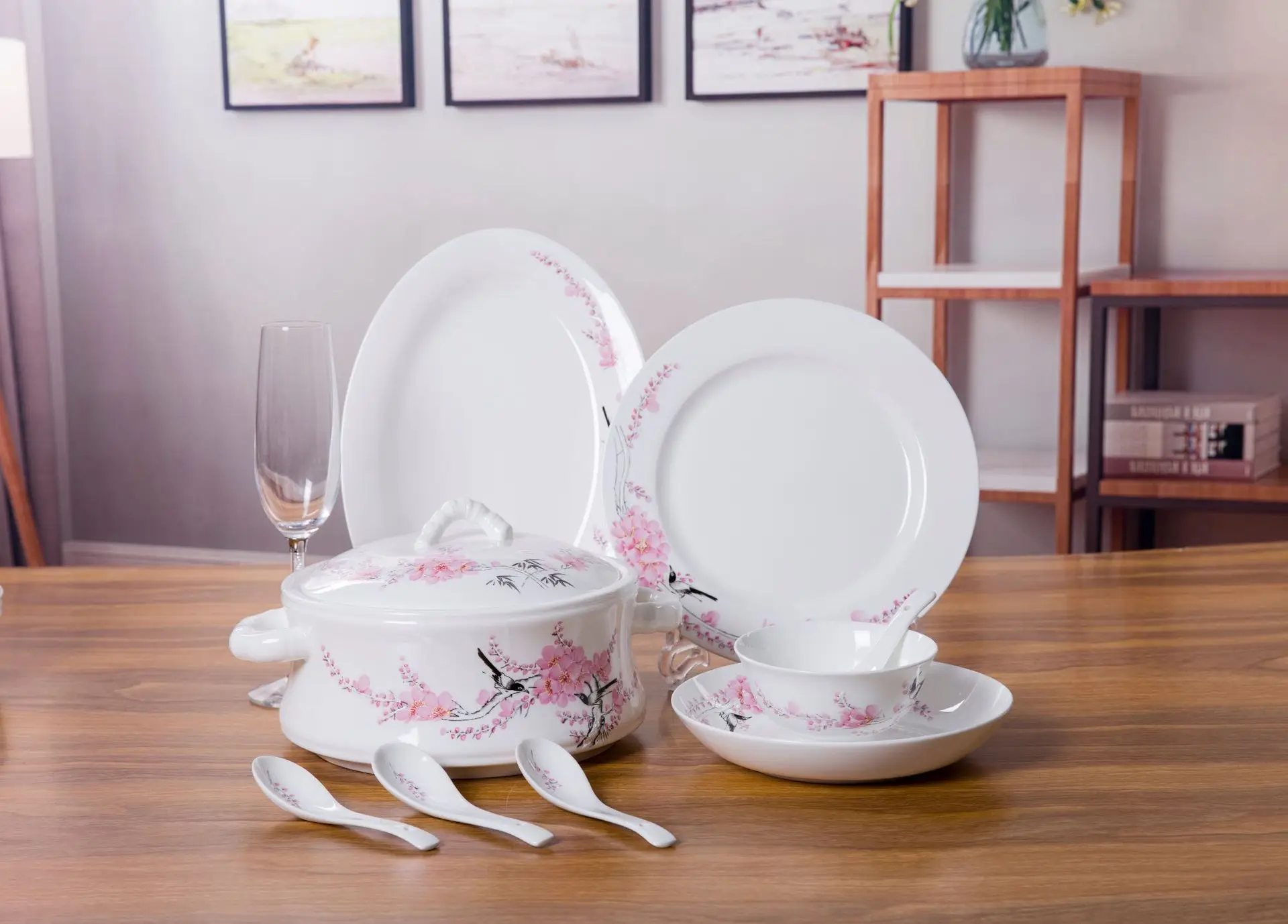 Wedding Guci hand painted tableware set Jingdezhen bone china tableware set gift China Household bowl and Dish Set