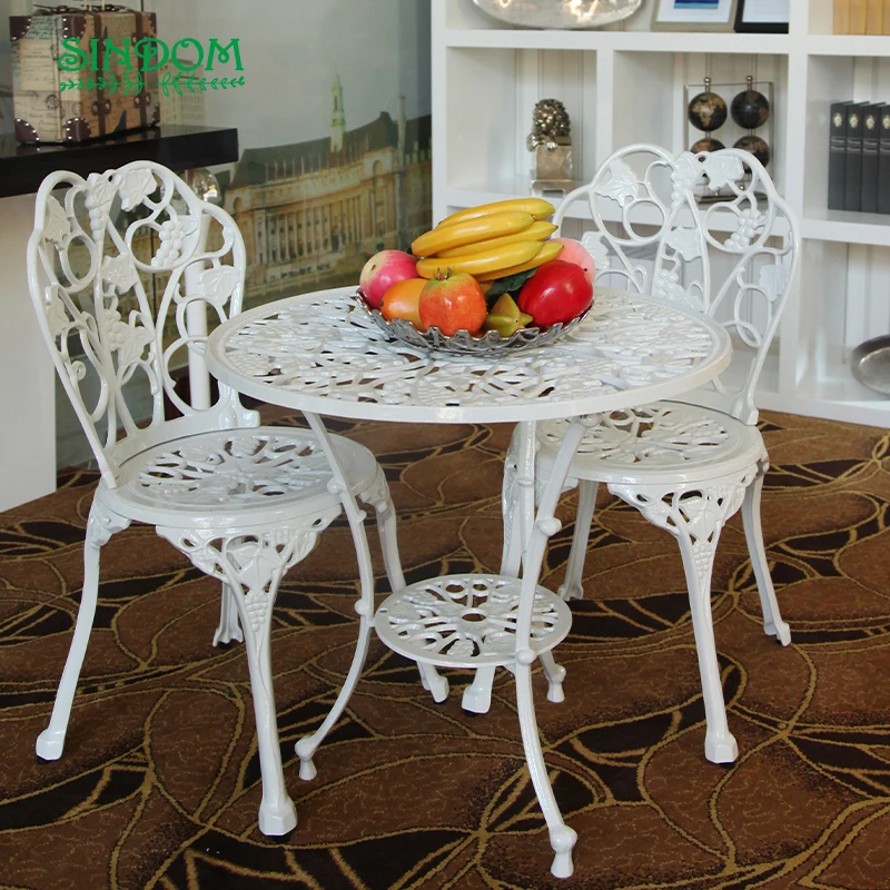 High Quality Cast Aluminium Modern Outdoor Dining Table and Chairs Set