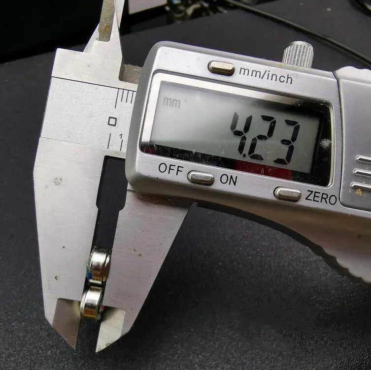 8 مللي متر الألياف الخشب وحدة الحجاب الحاجز ، باس الثقيلة ، الإناث السم ، حقل الصوت الكبير 32 أوم 4 قطعة