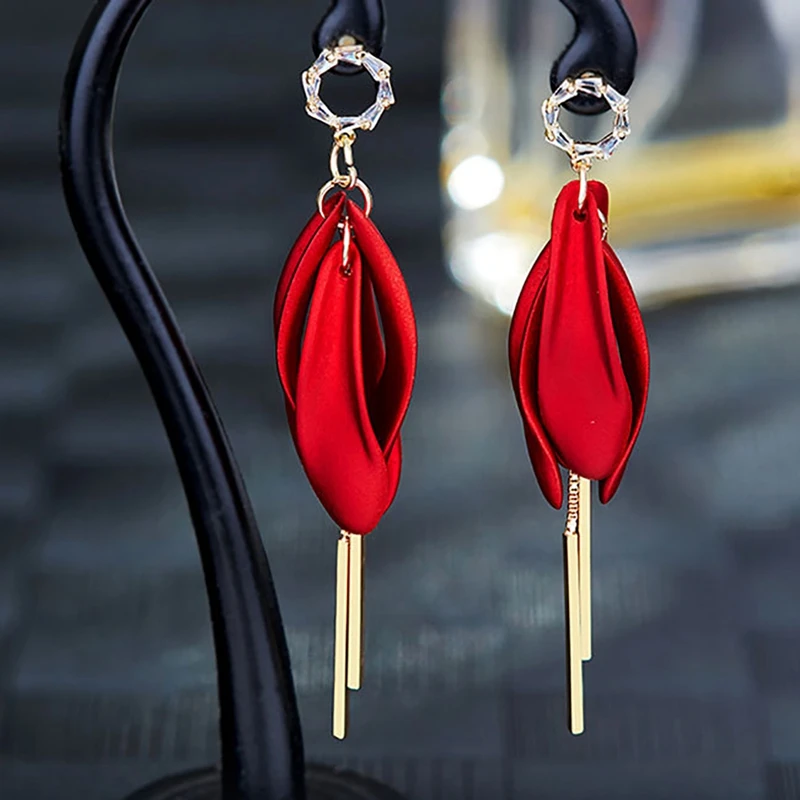 1 Pair Red Earrings Long Tassel Women Earrings Retro Faux Petal Tassel Earring Drop Earring For Christmas