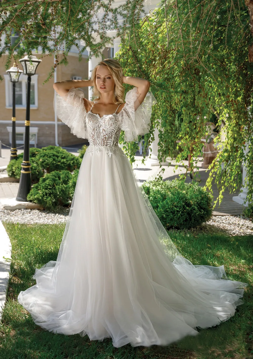 2020 Abiti Da Sposa Cinghie di Spaghetti Del Merletto Appliques Abiti Da Sposa Custom Made Lace-up Indietro Sweep Treno UNA Linea di abiti di Nozze vestito