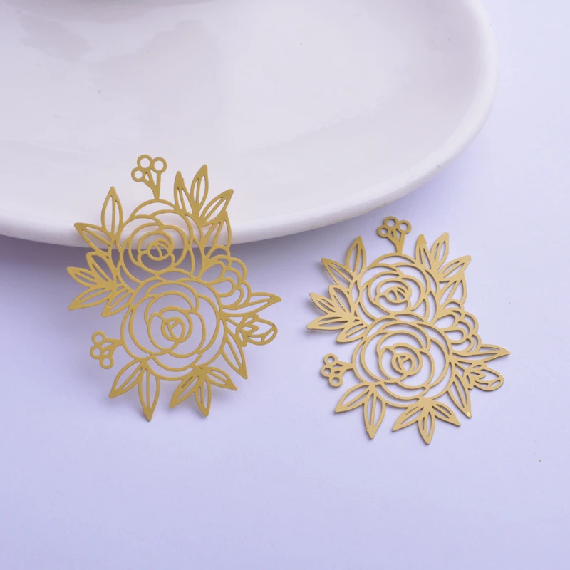 30 Stück AB6267 31*39,6mm Filigrane Rosen-Anhänger DIY Ohrring Anhänger Hängender Schmuck Dekoration – Detail 8