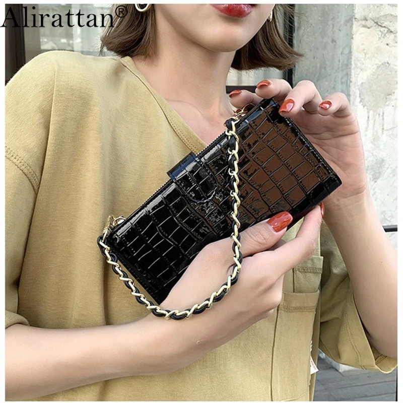 Alirattan New PU Leather Crossbody Chain Bag For Women 2026 Fashion Design ID Card Phone Bag Lady Crocodile Pattern Shoulder Bag