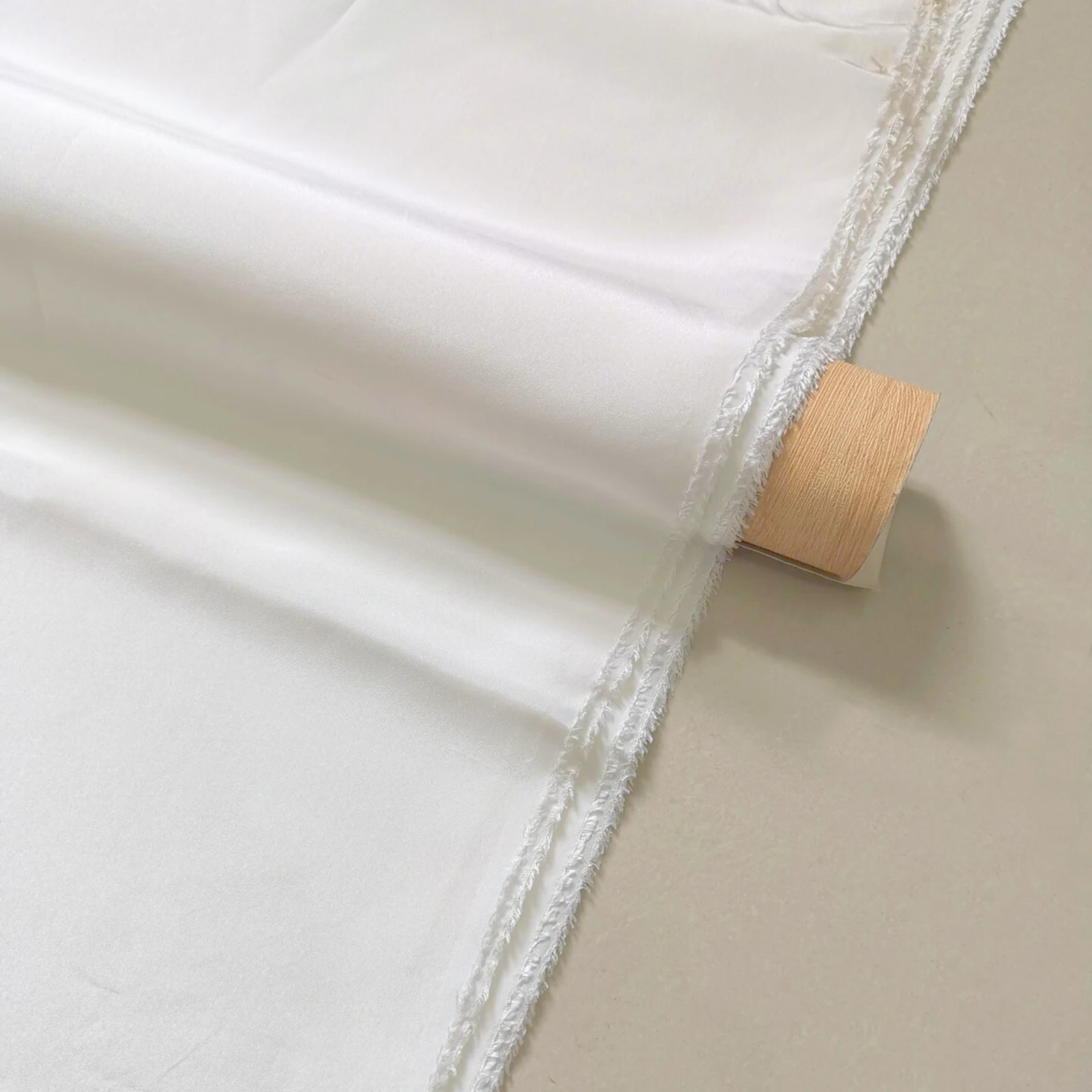 1 meter X 1.14 meter Dyeable Natural White Silk Habotai Fabric Soft Habutai Linings Mulberry Material For Sleeping Bag