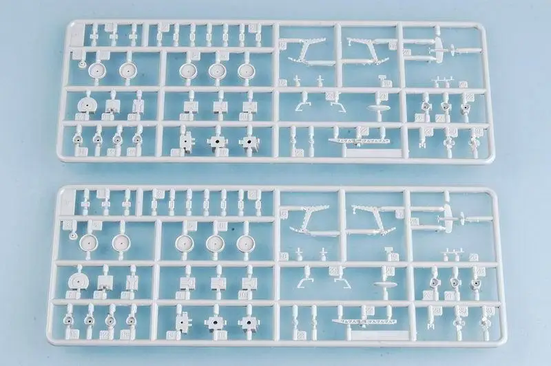 Trumpeter 05725 1/700 USS Baltinore CA-68 1944 Assembly Model kits