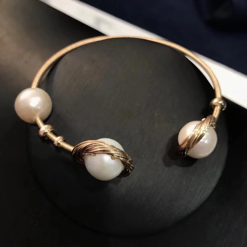 hot sell  women fashion Open ended gold plated women bracelet with round shape natural white real pearl beads bridal gift