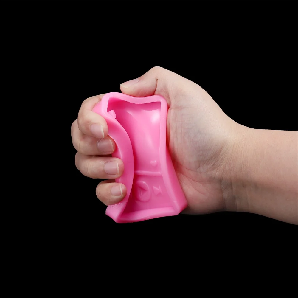 Epoxy Resin Player Mold Keychain Casting Silicone Mould Polymer Clay Crafts Molds for Resin Pendants Jewelry Making Tool