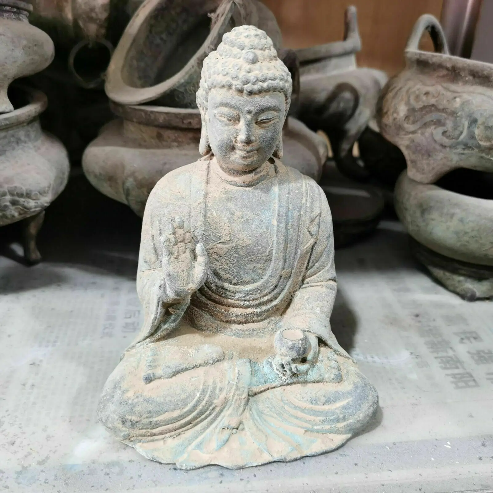 

China old bronze comes from rural copper statues Buddha statue