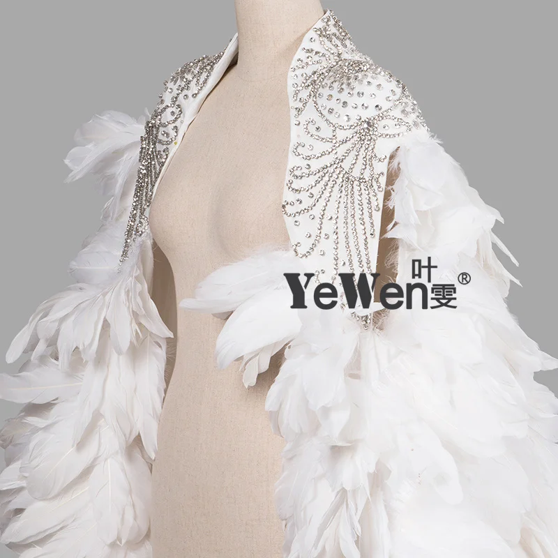 Ivory Wedding Wraps Elegant Beading Crystal Wedding Bolero Feather Wedding Jacket Wedding Accessories Vestido De Noiva 8014