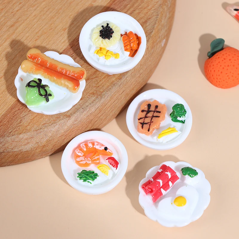 5 pz 1:12 simulazione casa delle bambole Mini modello di cibo ornamenti piatto per la colazione pane all'uovo accessori per casa delle bambole giocattolo per bambini inviato a caso