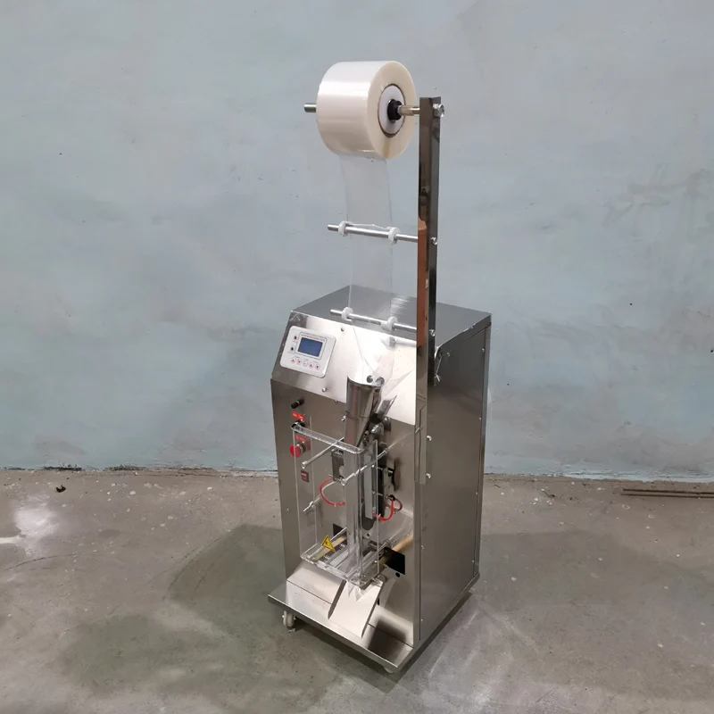 آلة تعبئة وتغليف السوائل الأوتوماتيكية بالكامل / حشو الأكياس البلاستيكية وختم الأكياس