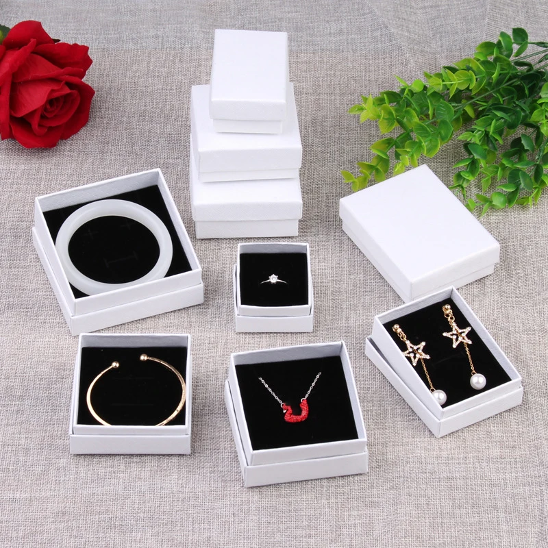 Fashion Simple White Square Jewelry Packaging Box for Engagement Ring Earring Necklace Bracelet Display Valentine\'s Day Gift Box